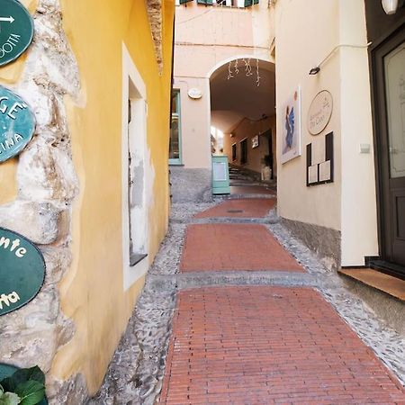 Apartamento Casa Della Nonna Teresa Bordighera Exterior foto